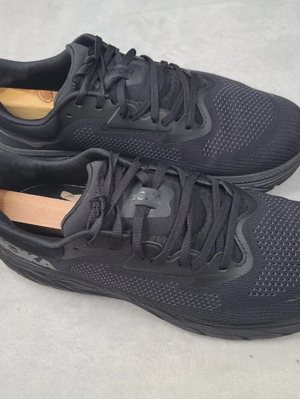 Hoka Arahi 7 Triple Black Stability Running Shoes Mens Size 11 2E (Wide)